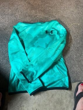 Under Armour Teal Camo Performance Pullover